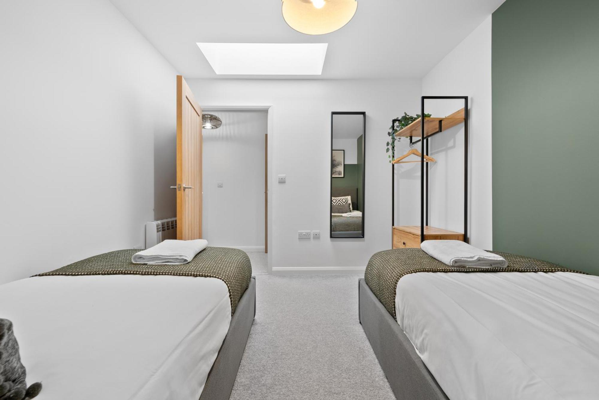 Glevum Lodge - 2 Bedroom Town Centre Apartment Cirencester Dış mekan fotoğraf