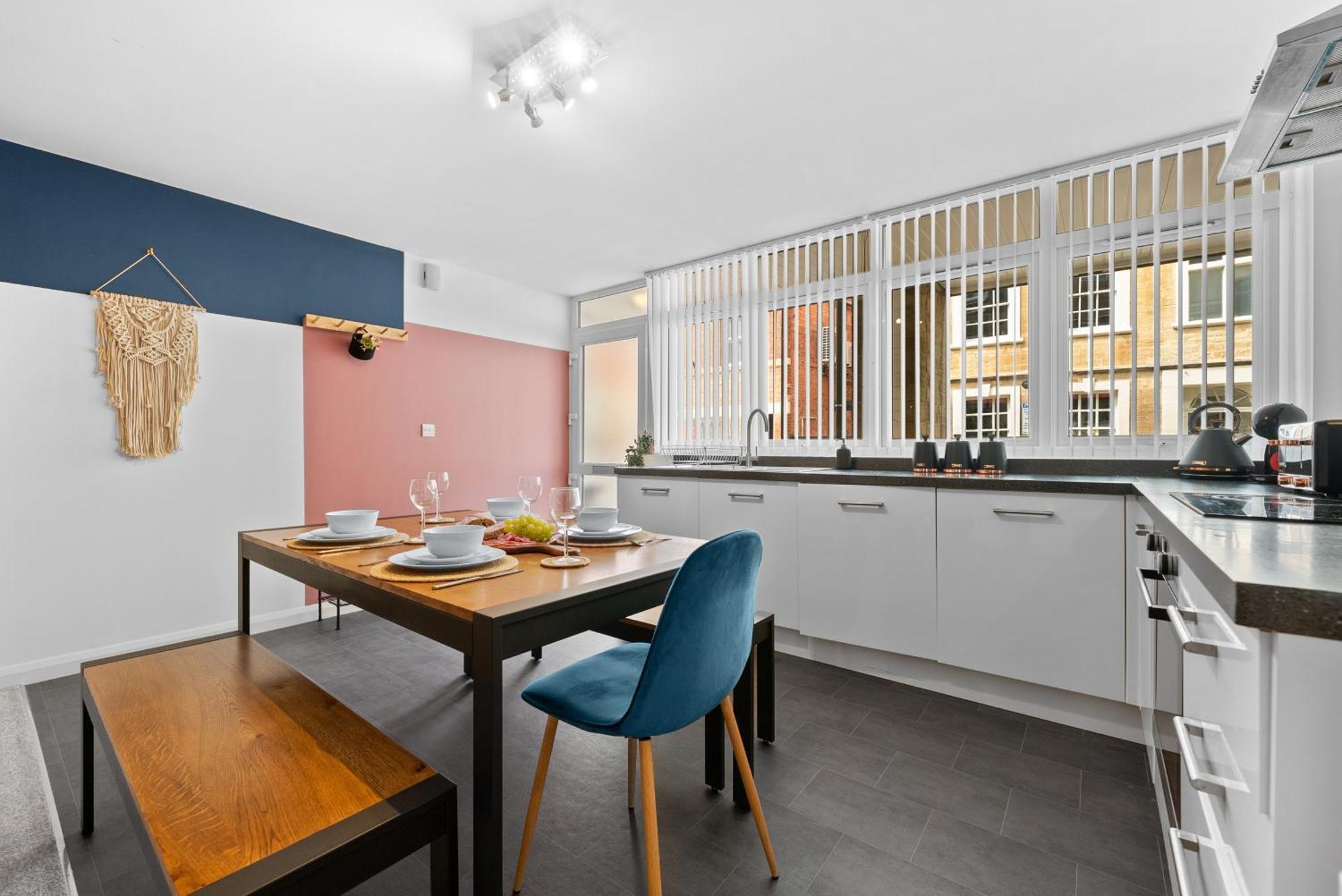 Glevum Lodge - 2 Bedroom Town Centre Apartment Cirencester Dış mekan fotoğraf