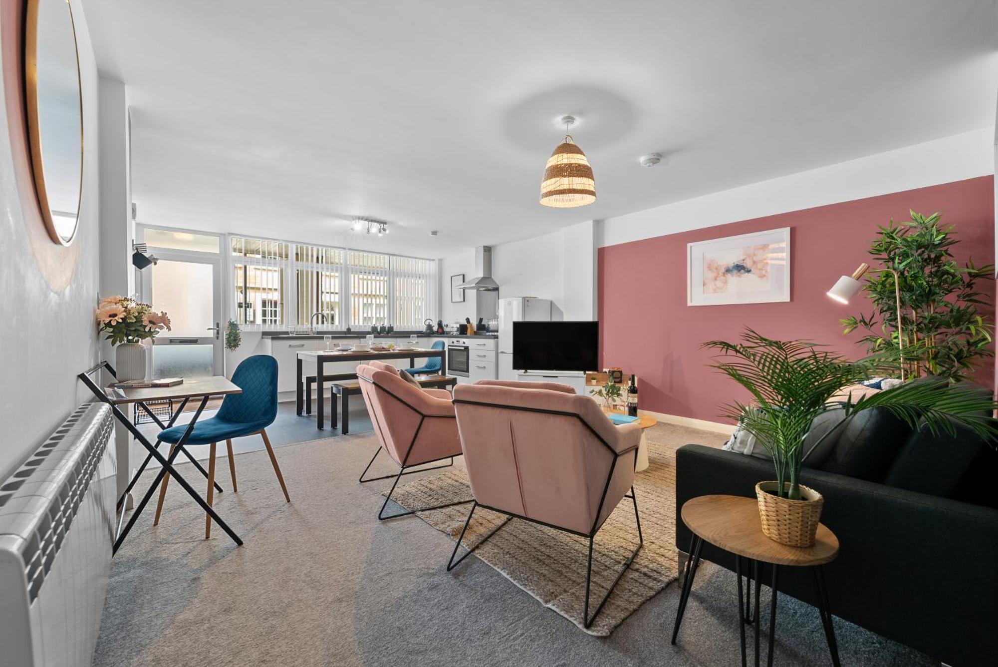 Glevum Lodge - 2 Bedroom Town Centre Apartment Cirencester Dış mekan fotoğraf
